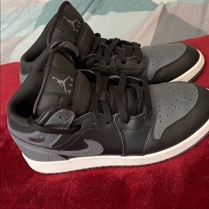 Jordan 1 shadow mids no box